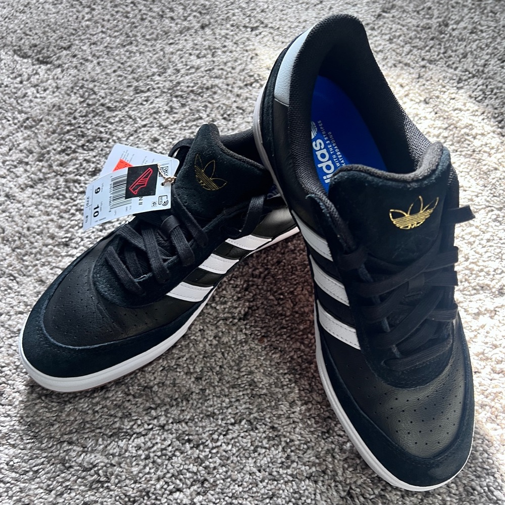 NWT- Authentic Adidas Women’s Tyshawn Low Shoes